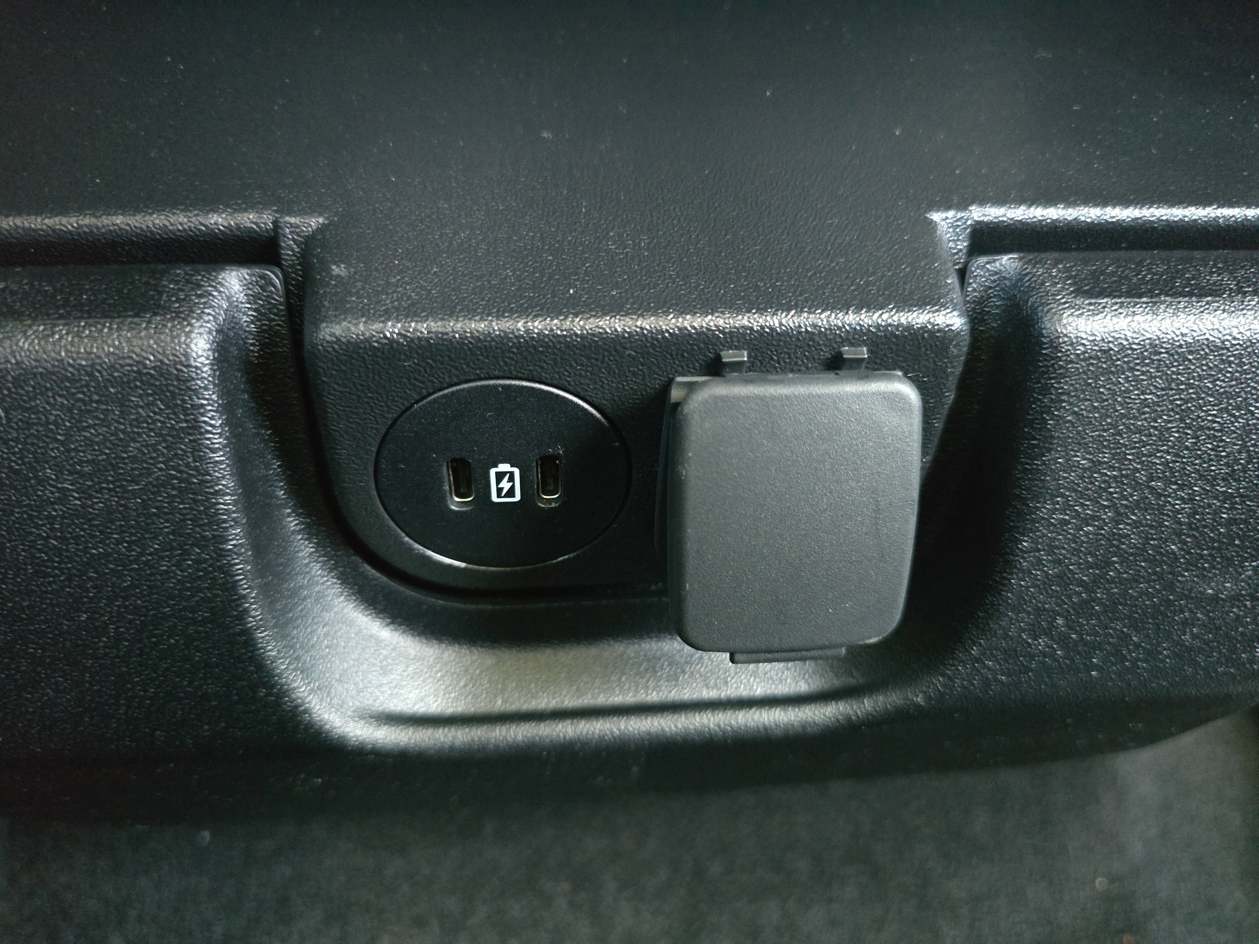 New 2026 Carbonized Gray Metallic Ford XLT image 28