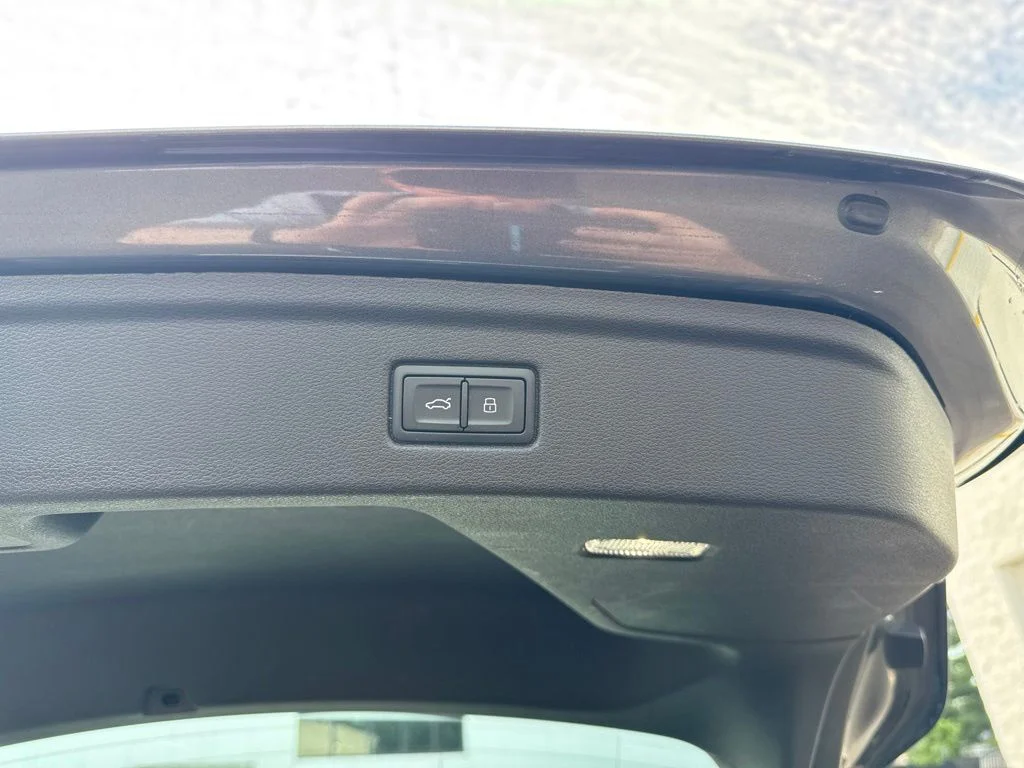 Used 2025 Daytona Gray Pearl Effect Audi 45 S line Premium image 36
