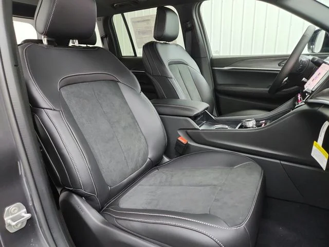 New 2026 Baltic Gray Metallic Clearcoat Jeep Altitude image 45