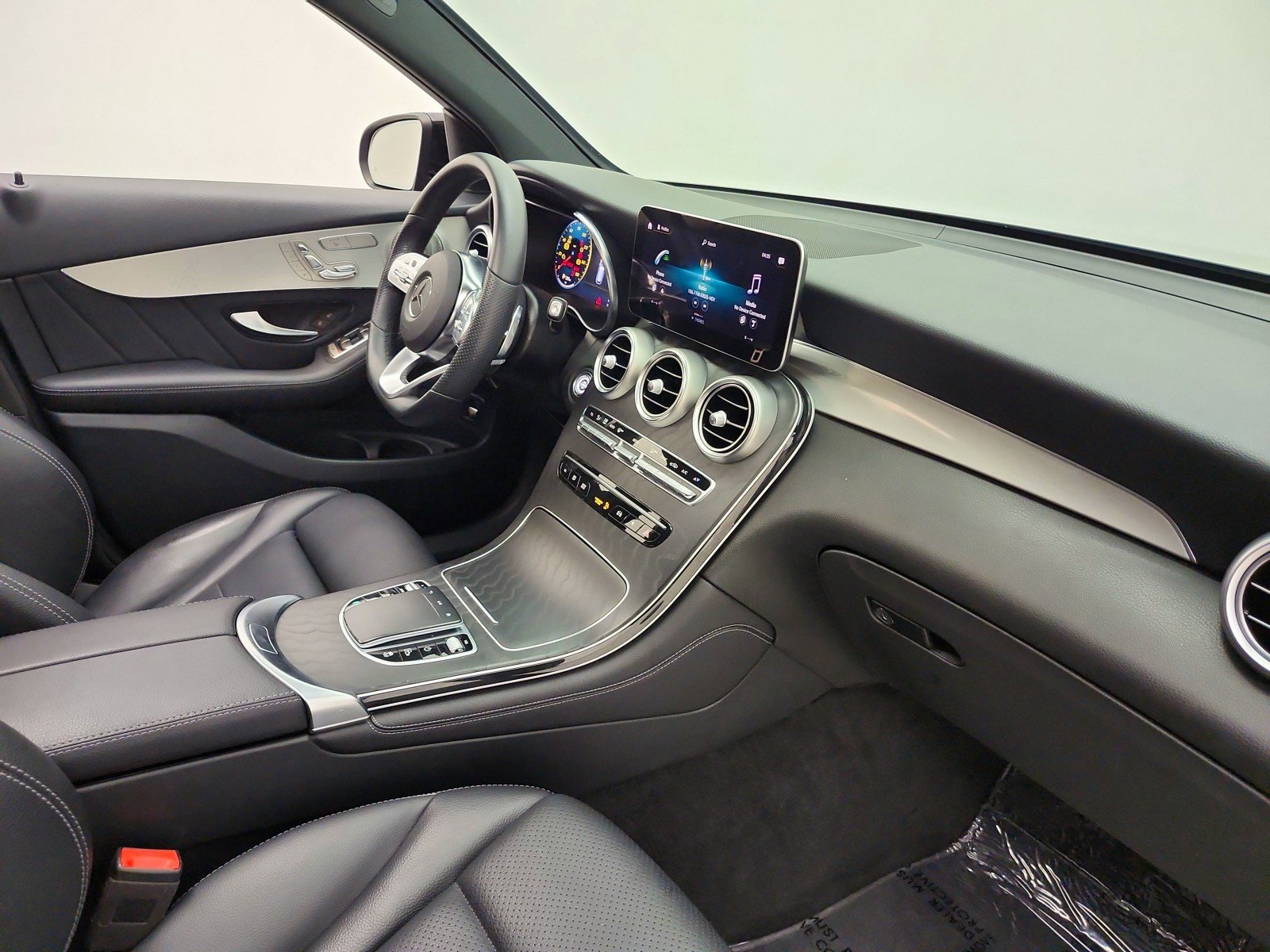 Used 2021 Black Mercedes-Benz GLC 300 SUV image 22