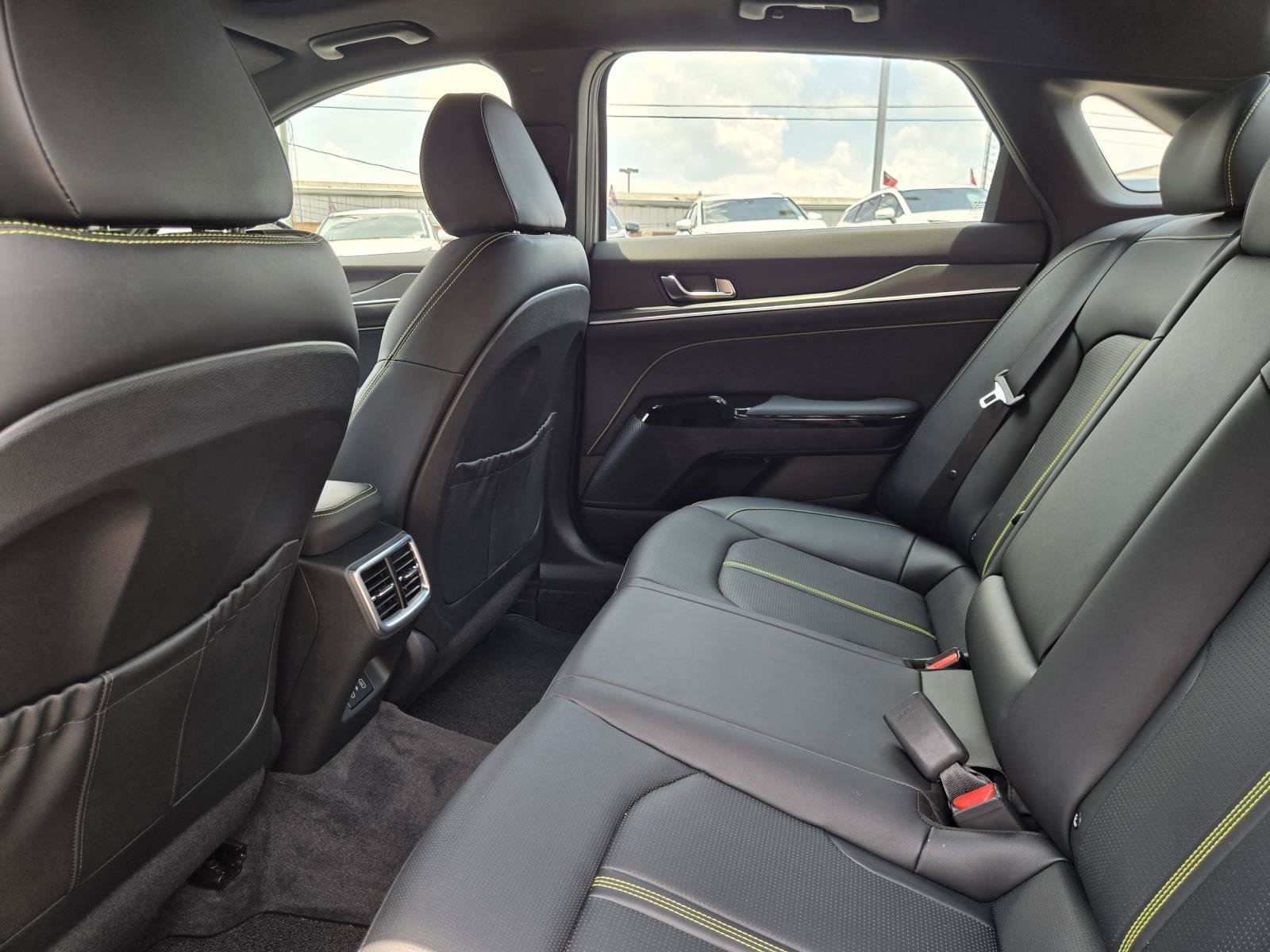 2025 Kia K5 GT - Photo 12
