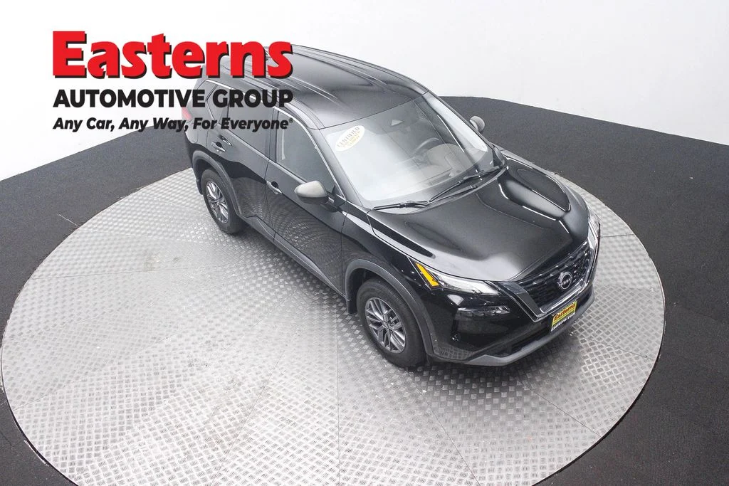 Used 2023 Black Nissan S image 3