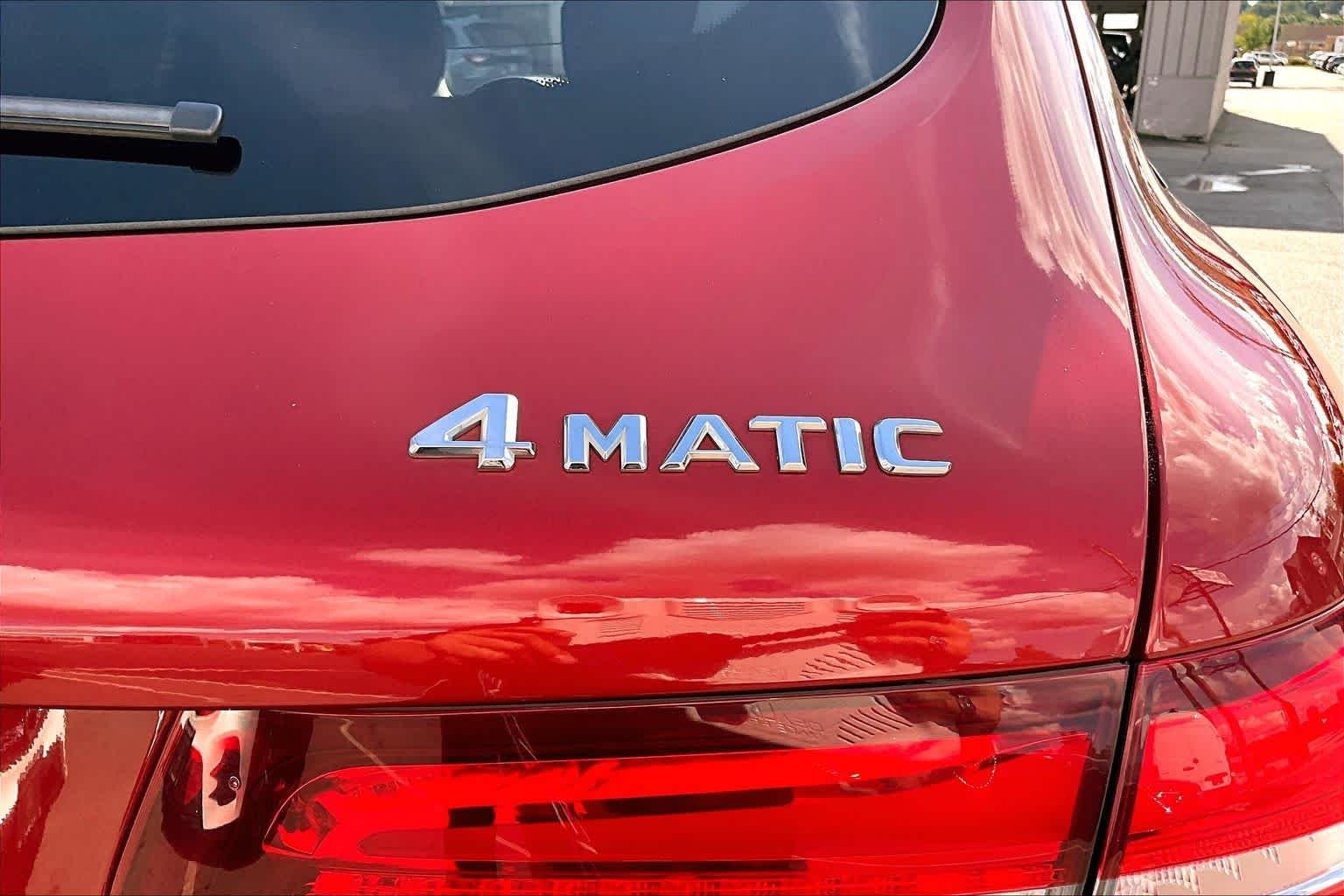 Used 2016 designo Cardinal Red Metallic Mercedes-Benz GLC 300 image 10