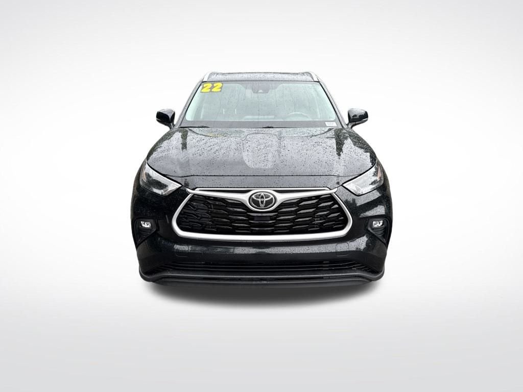 Used 2022 Black Toyota XLE image 2