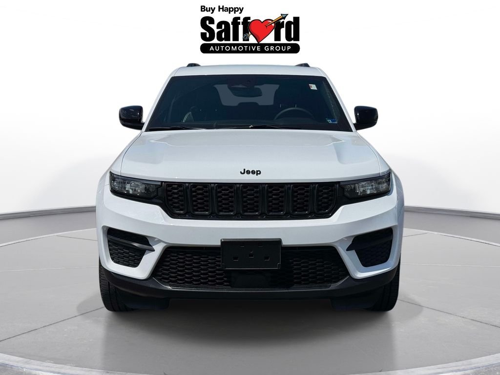 Used 2023 White/off-white Jeep Altitude X image 7