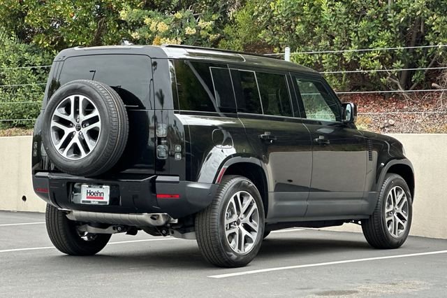 New 2026 Santorini Black Land Rover S image 5