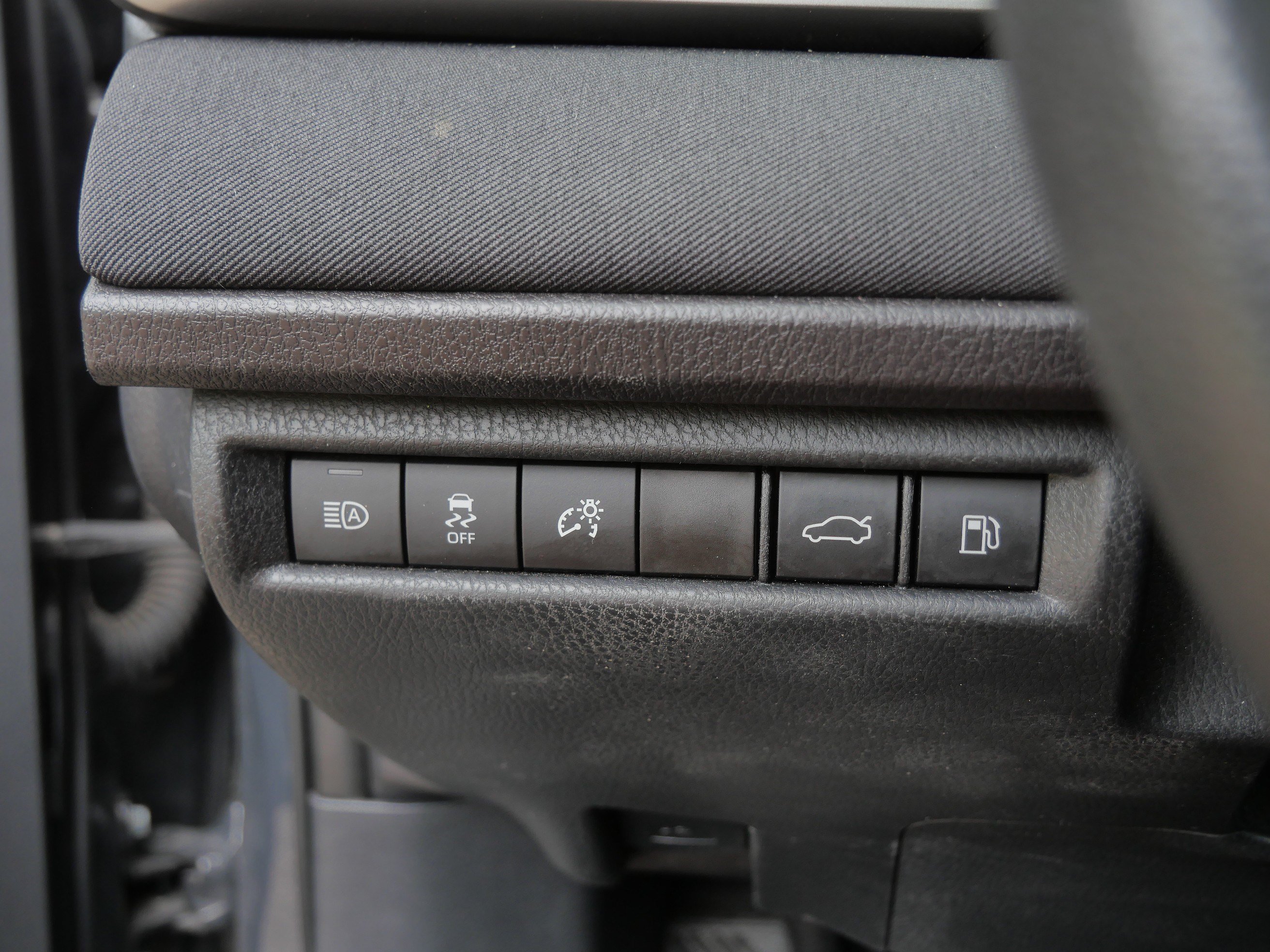 Certified Used 2025 Underground Toyota LE image 27