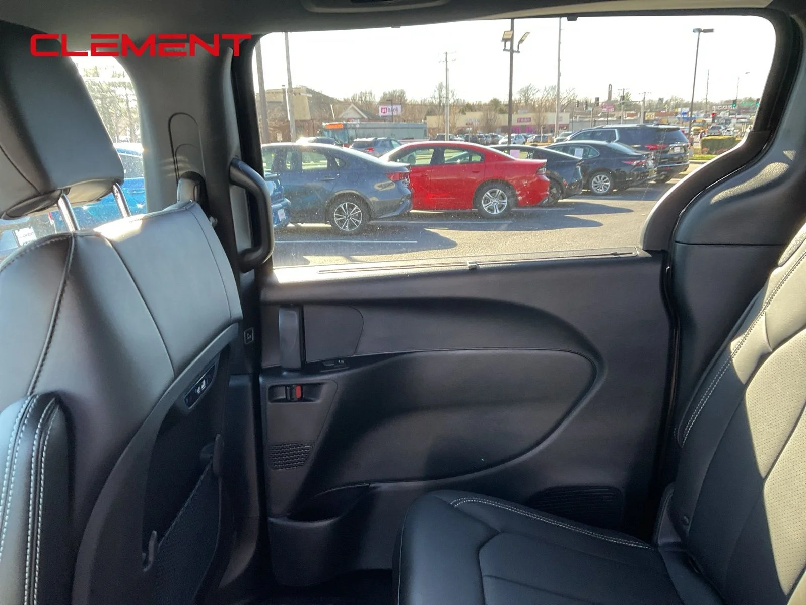 New 2026 Diamond Black Crystal Pearl-Coat Exterior Paint Chrysler Select image 19