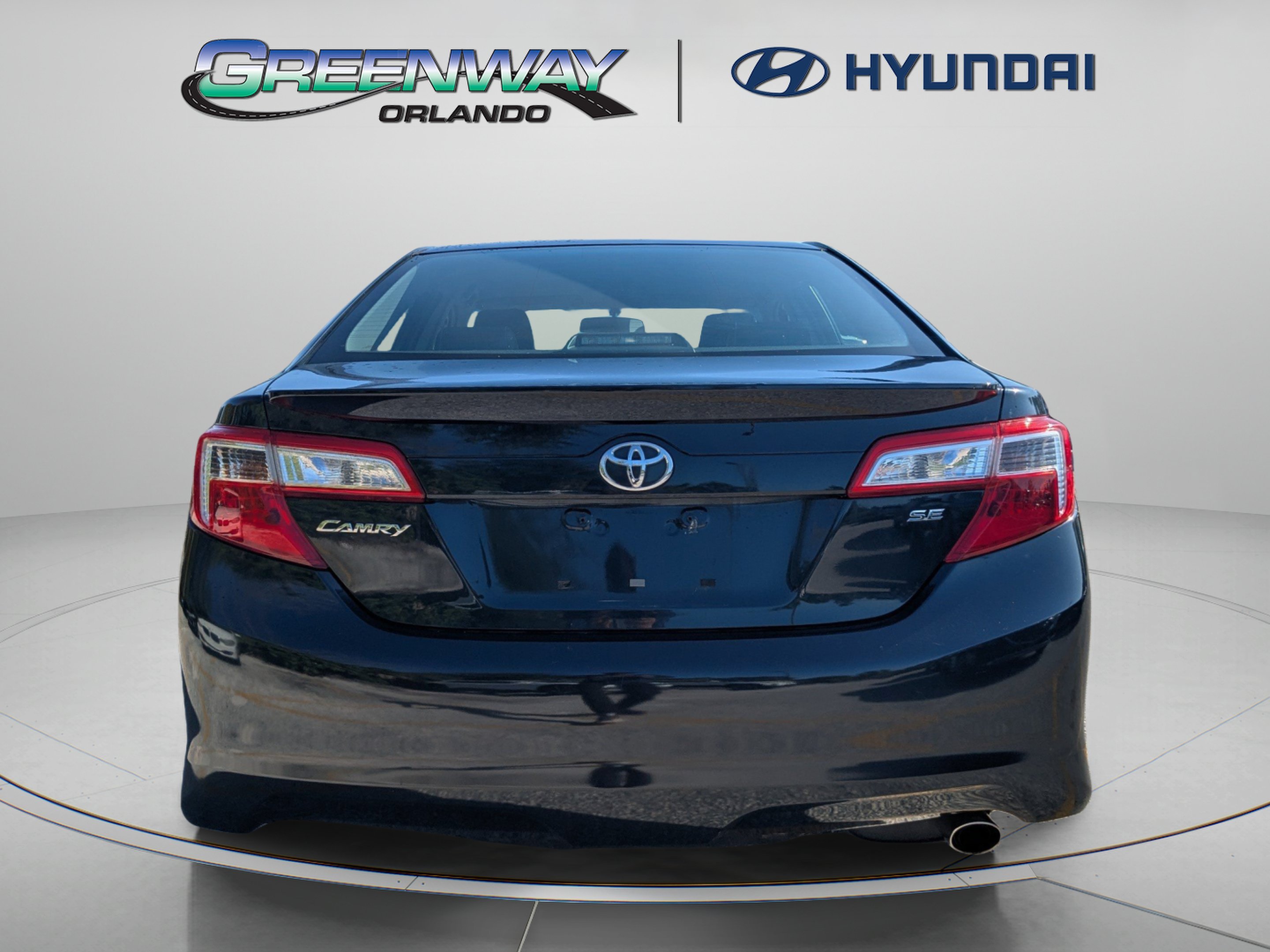 2014 Toyota Camry SE - Photo 7
