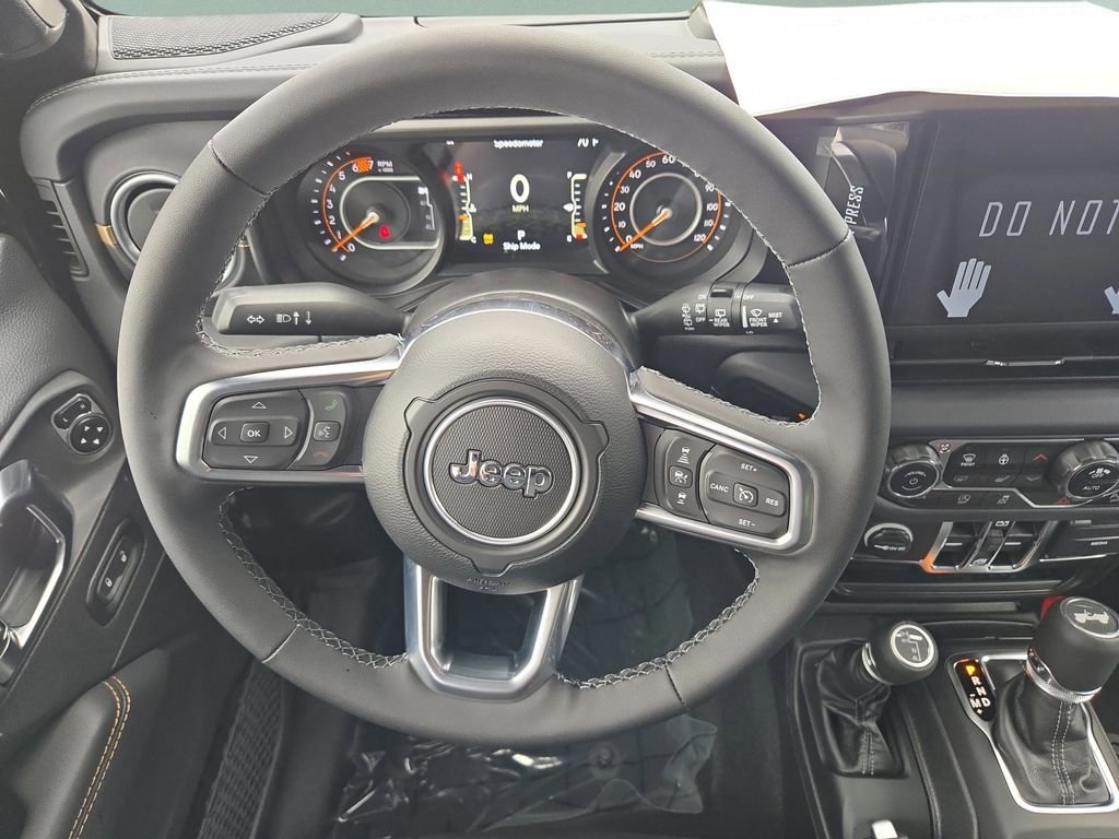 2025 Jeep Wrangler 4-Door Sahara - Photo 11