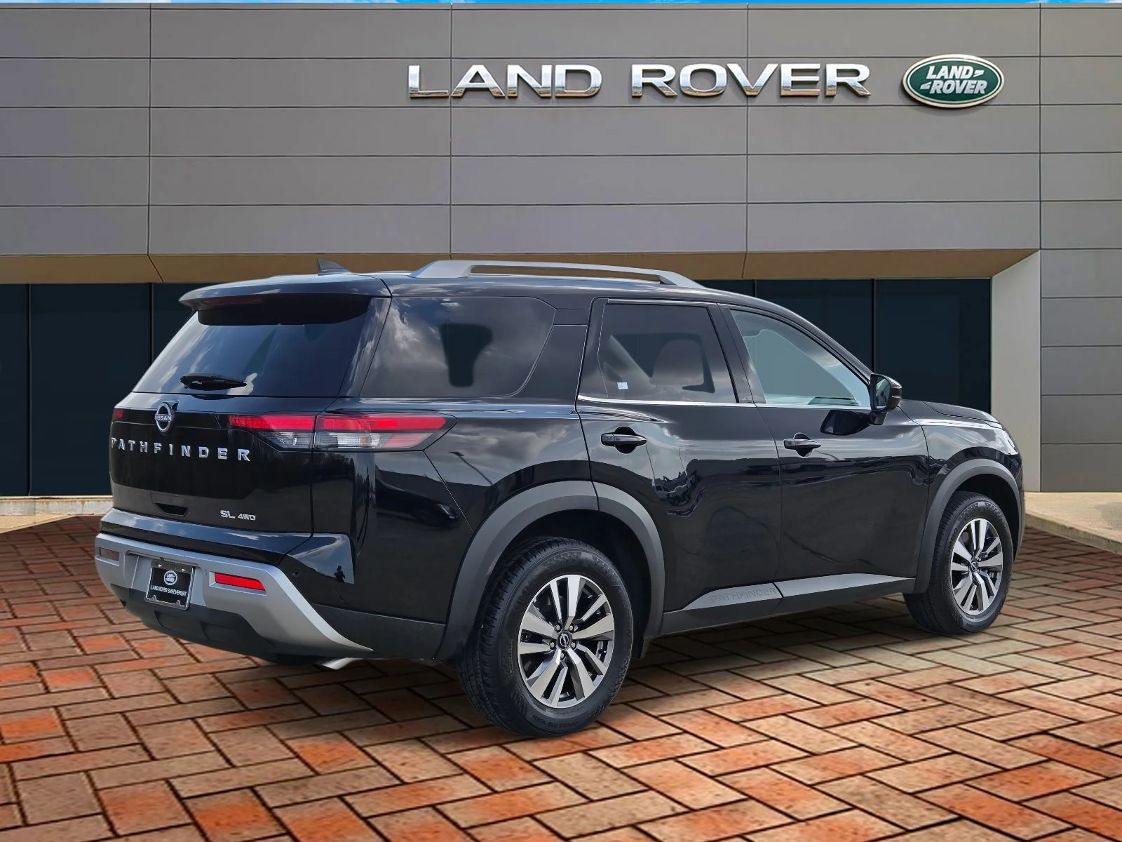 2025 Nissan Pathfinder SL - Photo 4
