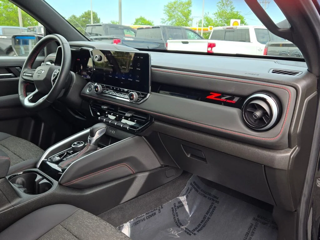 Used 2024 Black Chevrolet Z71 image 7