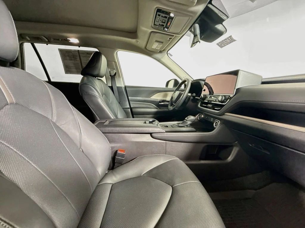 Certified Used 2025 Storm Cloud Toyota Platinum image 30