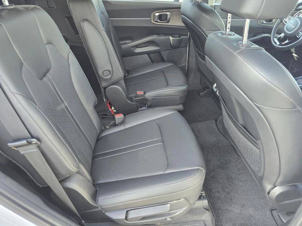 Used 2023 Glacial White Pearl Kia X-Line EX image 19