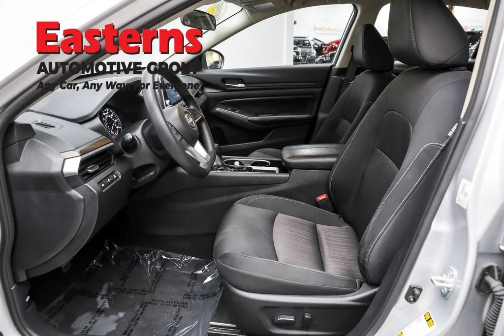 Used 2024 Silver Nissan 2.5 SV image 14