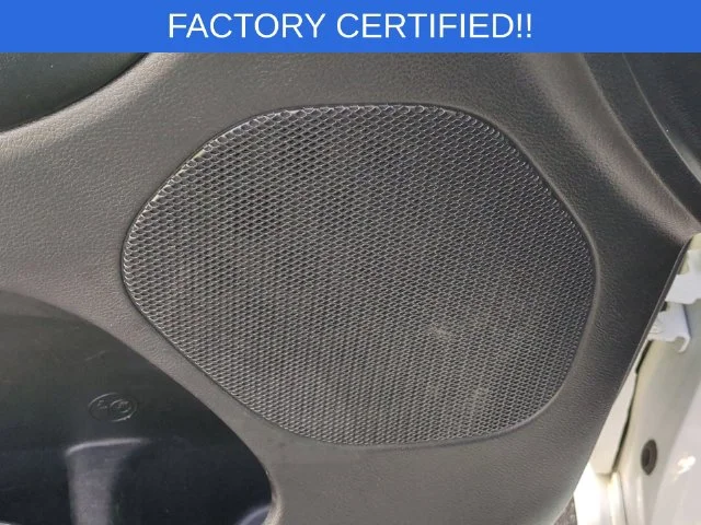 Used 2018 White Jeep Altitude image 15
