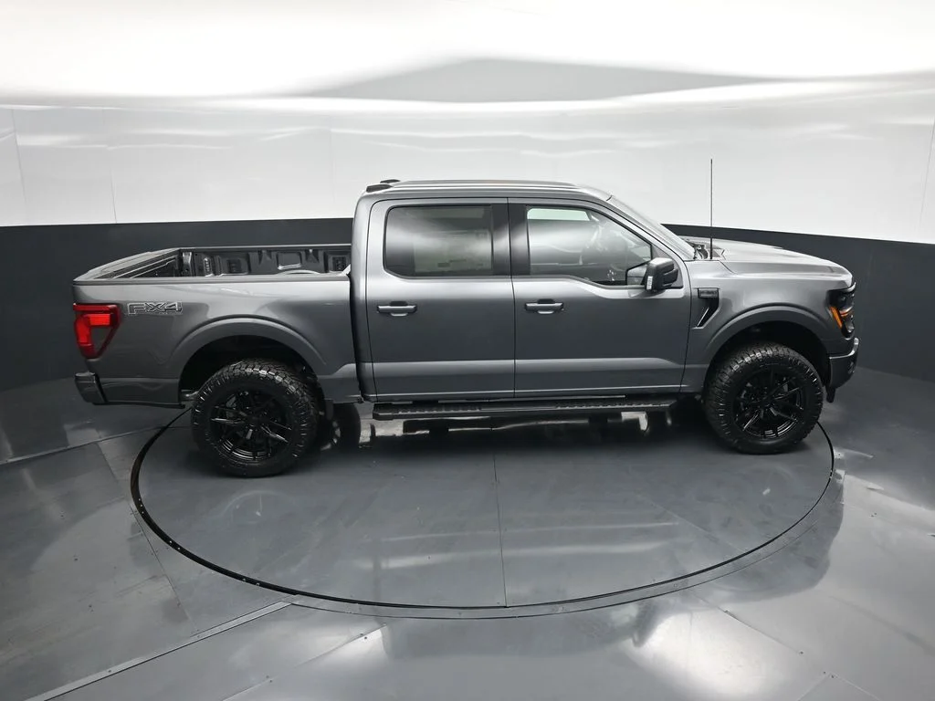 New 2026 Carbonized Gray Metallic Ford XLT image 36