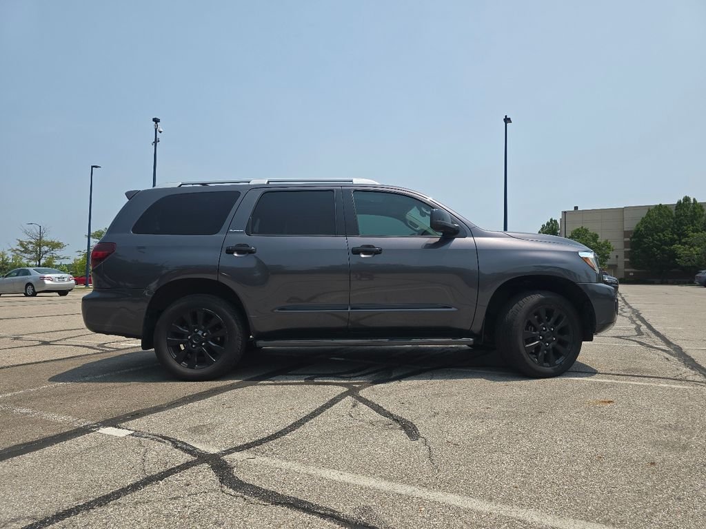 Used 2018 Magnetic Gray Metallic Toyota Platinum image 15