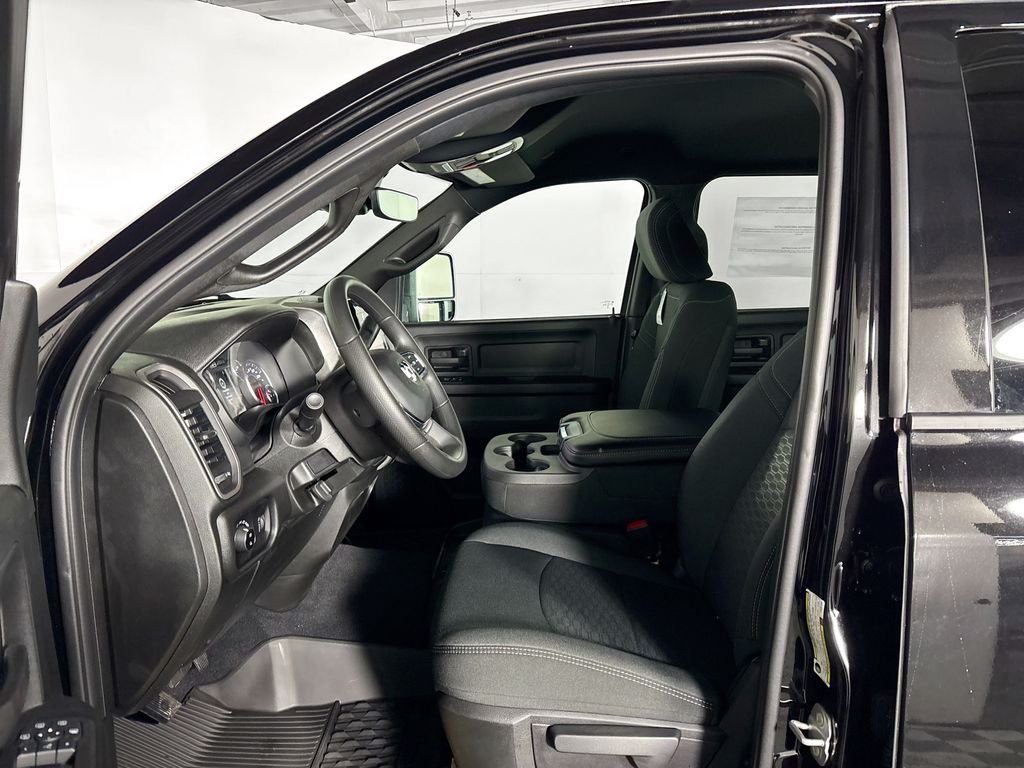 New 2026 Diamond Black Crystal Pearl-Coat Exterior Paint RAM  image 11