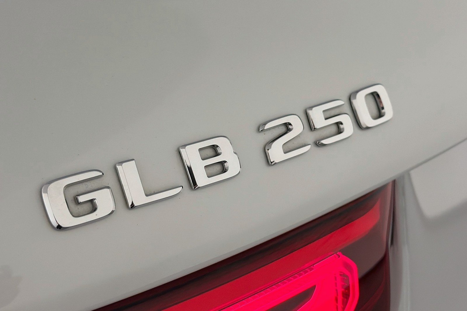 Used 2023 Digital White Metallic Mercedes-Benz 250 image 9