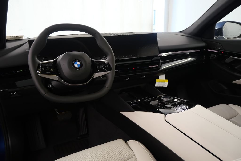 2025 BMW 5 Series 530i - Photo 20