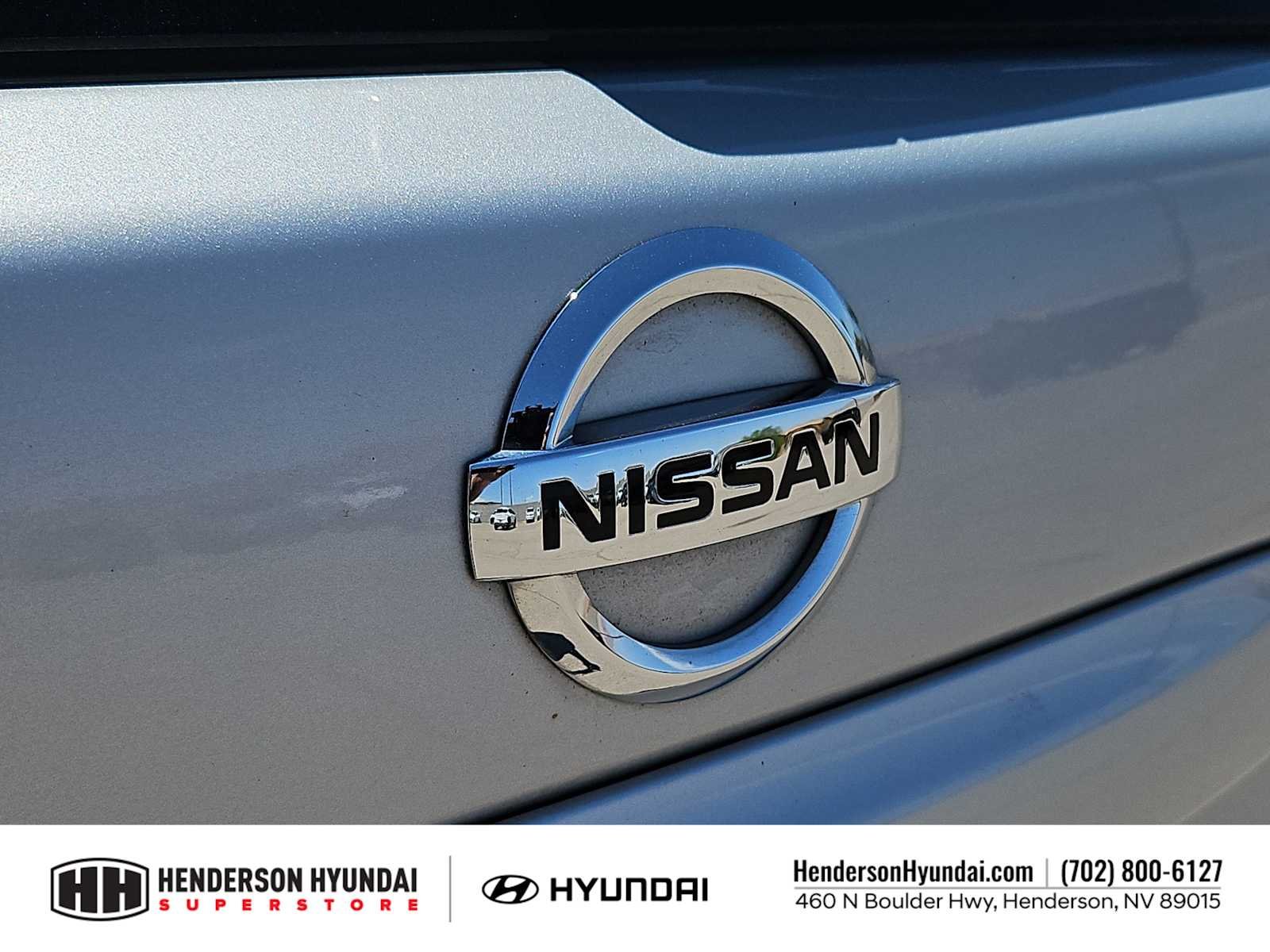 Used 2015 Brilliant Silver Metallic Nissan Platinum image 12