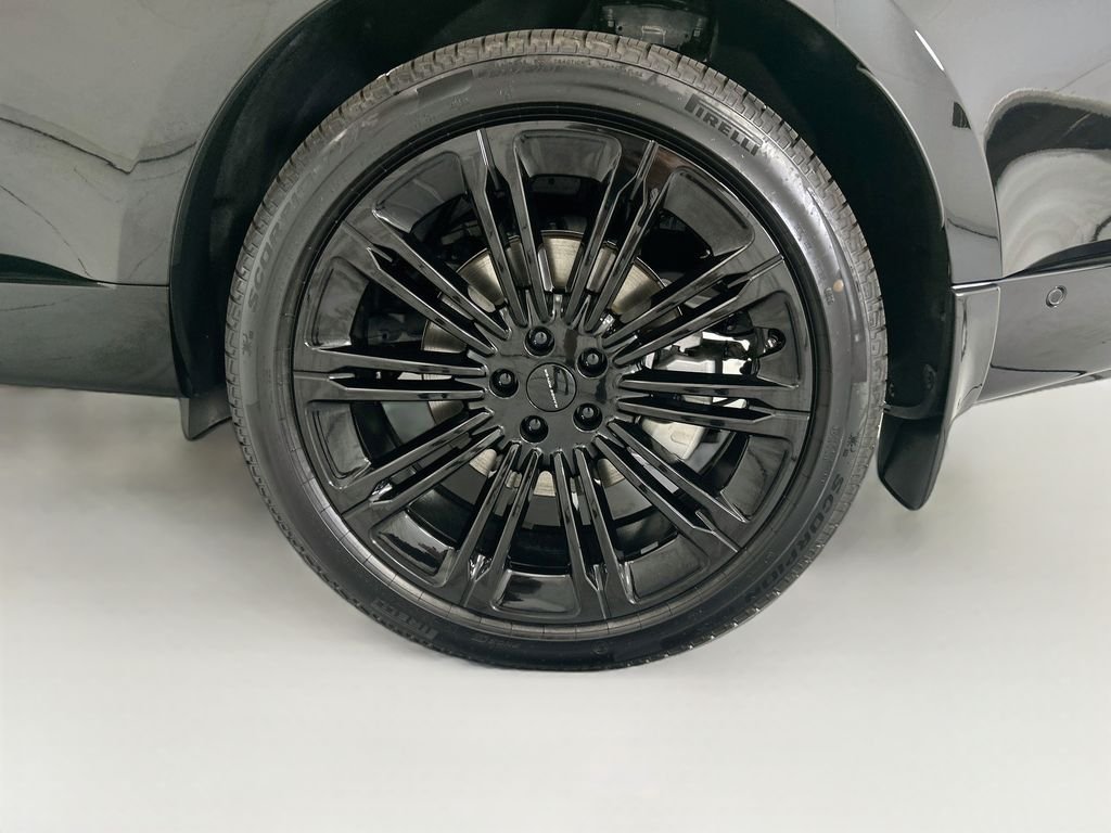 New 2026 Santorini Black Land Rover SE image 30