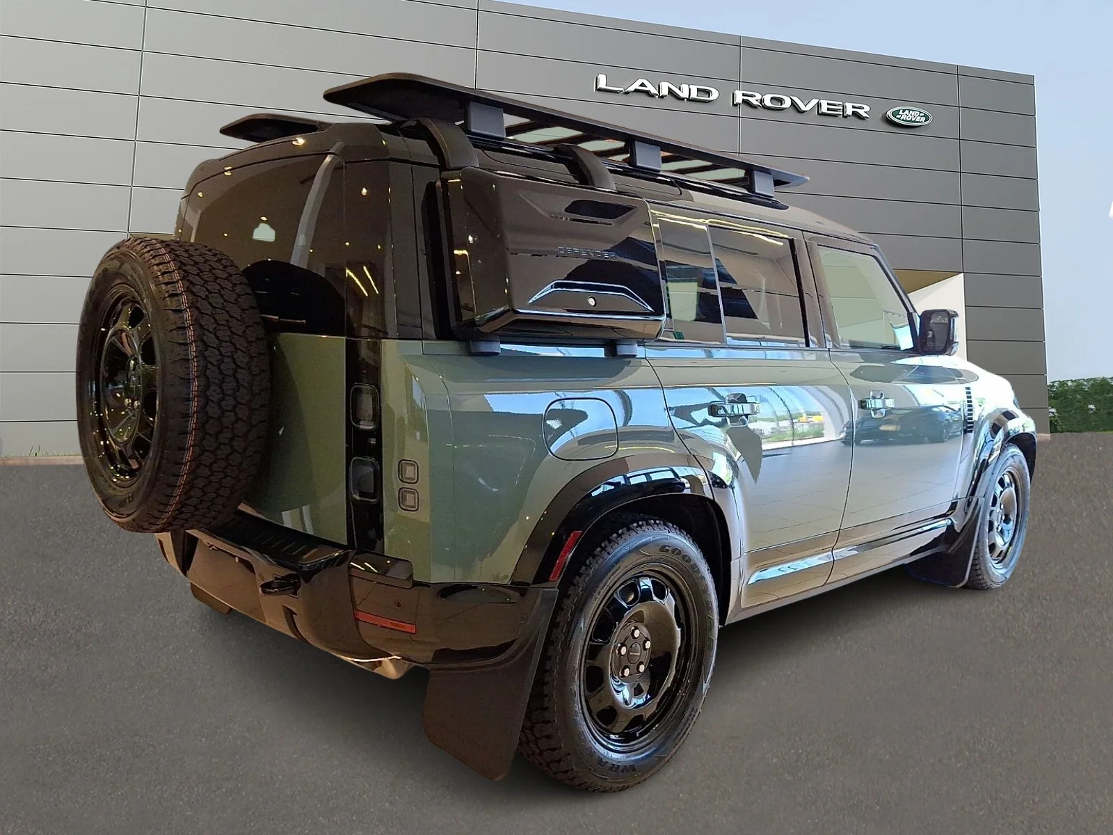 New 2026 Keswick Green Land Rover P400 Trophy Edition Keswick image 2