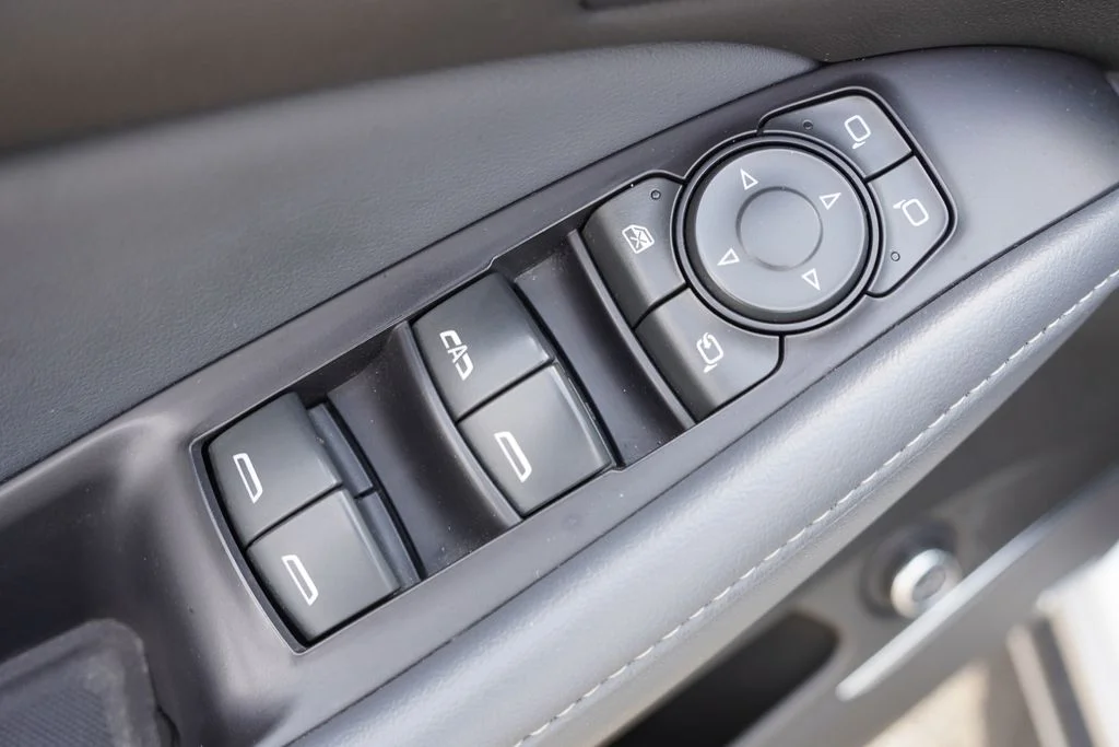 Used 2022 Summit White Buick Premium Group image 25