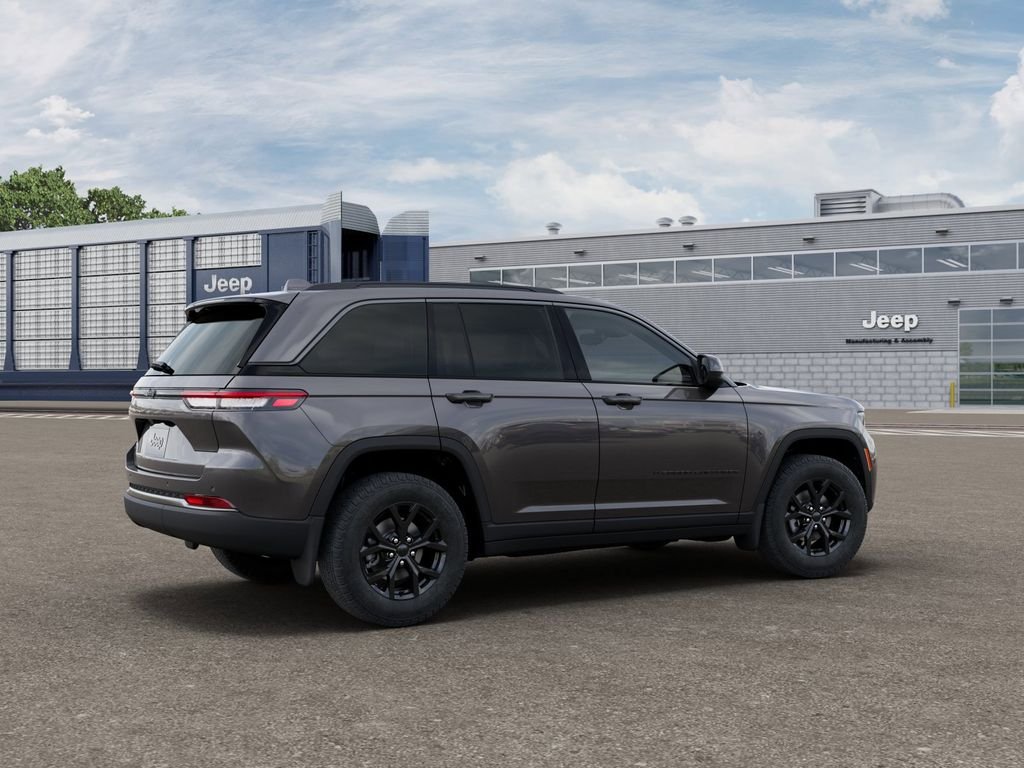 New 2026 Baltic Gray Metallic Clear-Coat Exterior Paint Jeep Altitude image 4