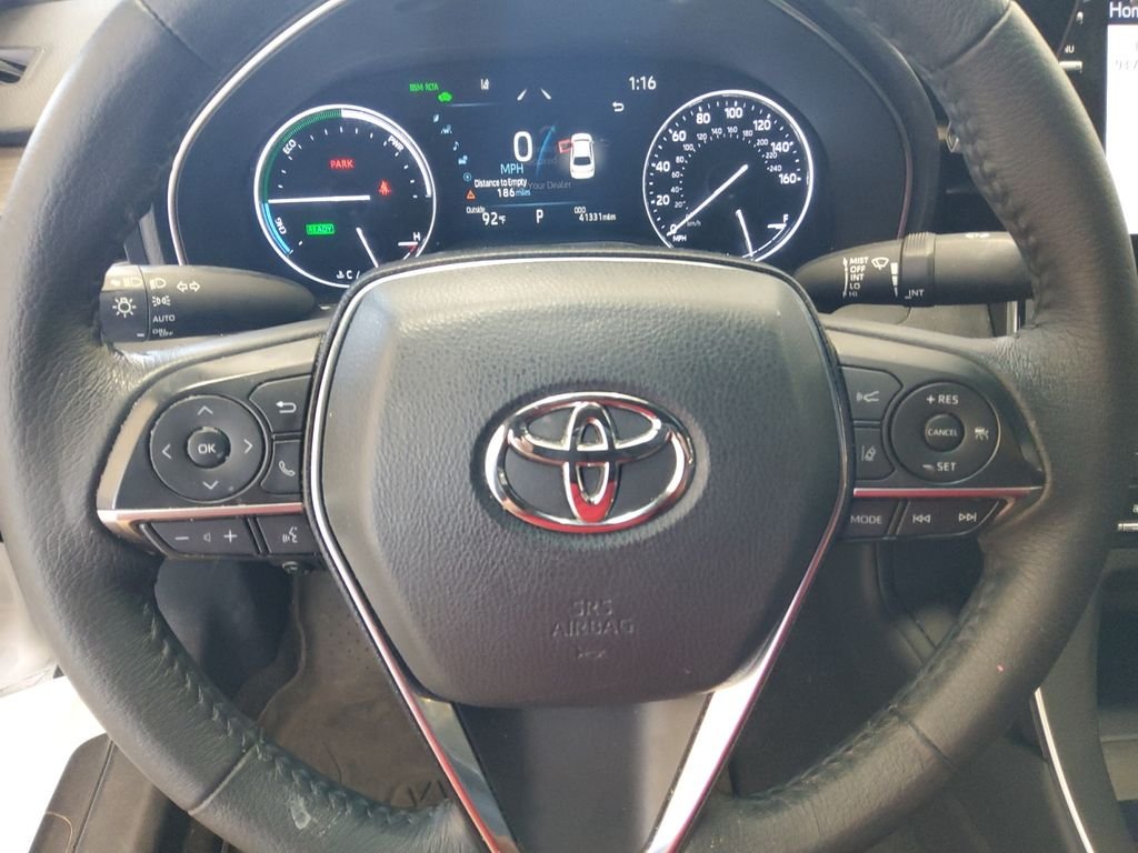 Used 2022 White Toyota XLE Plus image 9