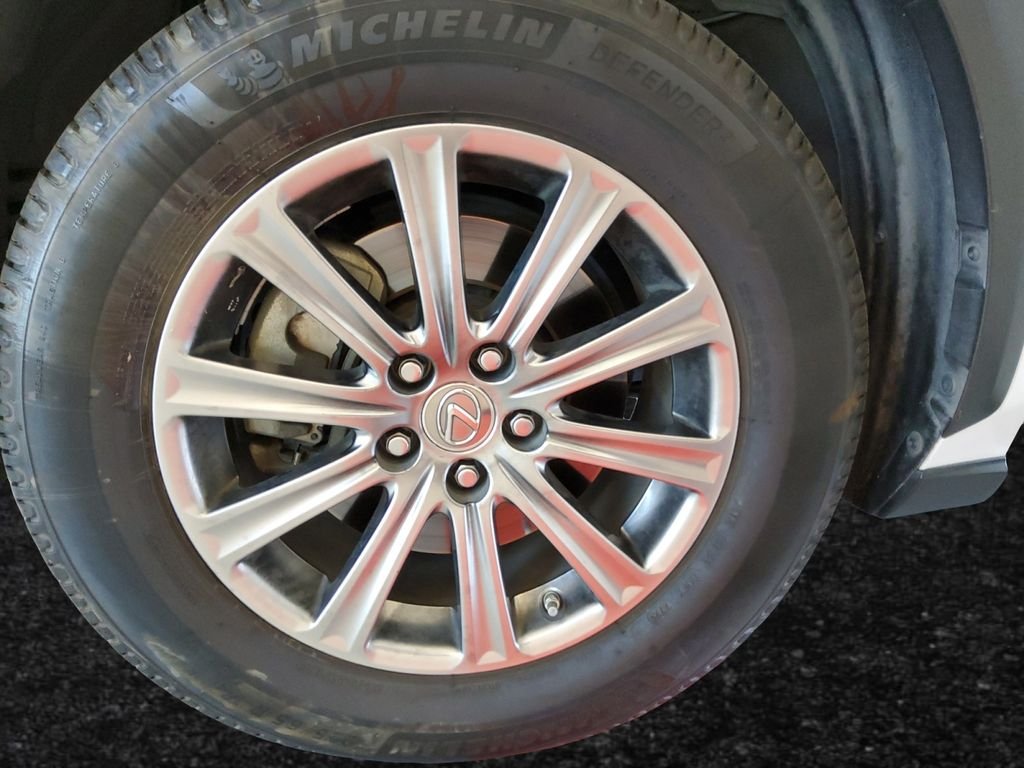 Used 2017 White Lexus 200t image 26