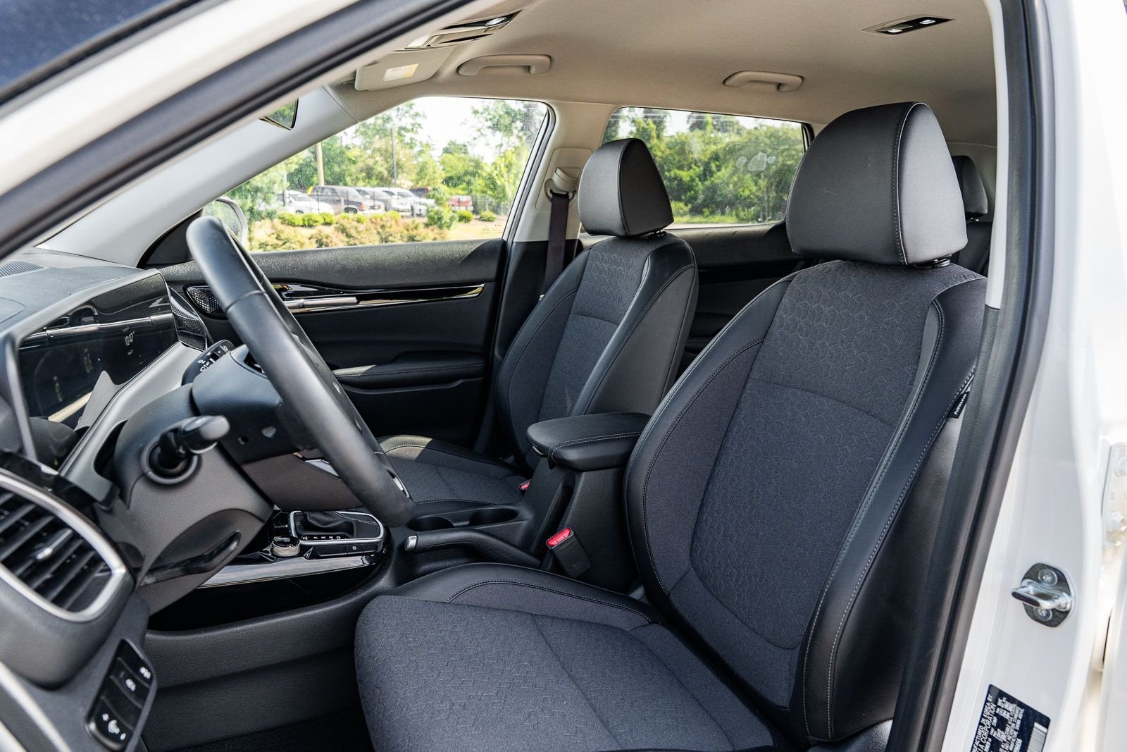 Used 2026 White Kia S image 19