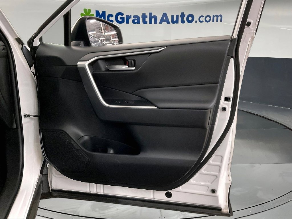 Used 2023 Beige Toyota XLE Premium image 28