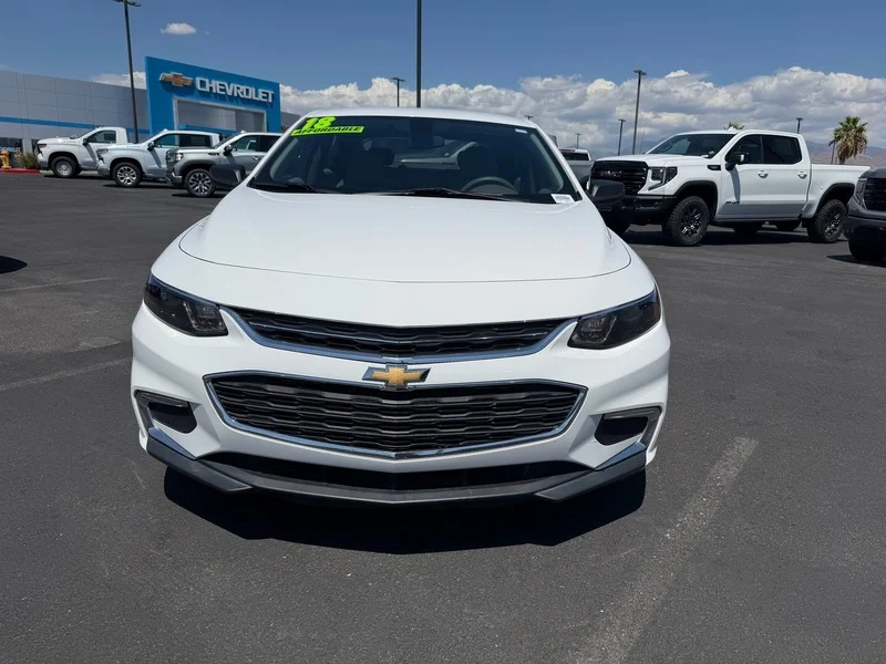 Used 2018 SUMMIT WHITE Chevrolet LS image 8
