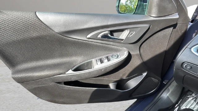 Used 2025 Black Chevrolet LT image 17