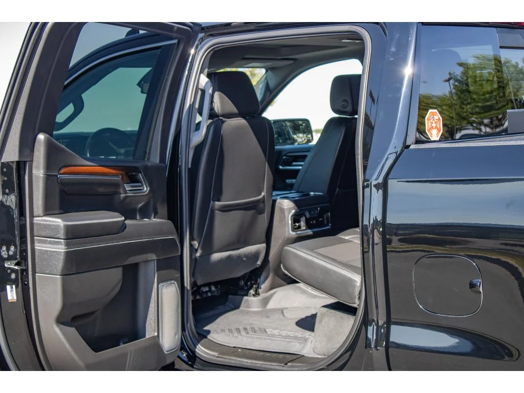 Used 2024 Onyx Black GMC Denali image 17