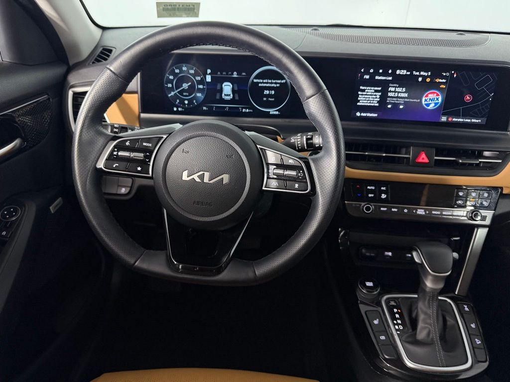 Used 2024 Snow White Pearl Kia SX image 12