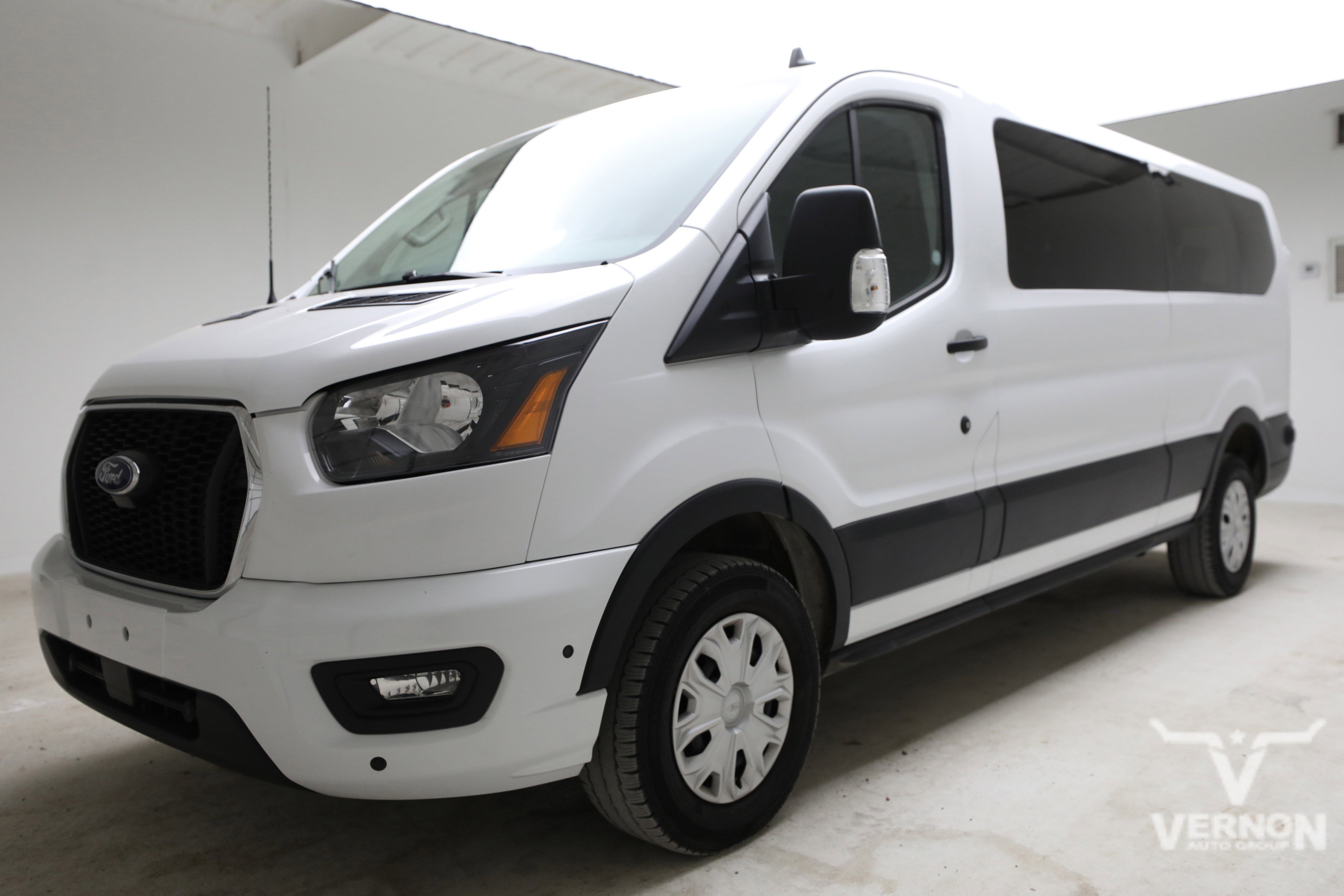 2024 Ford Transit 350 XLT Low Roof Sliding Pass. 148's photo