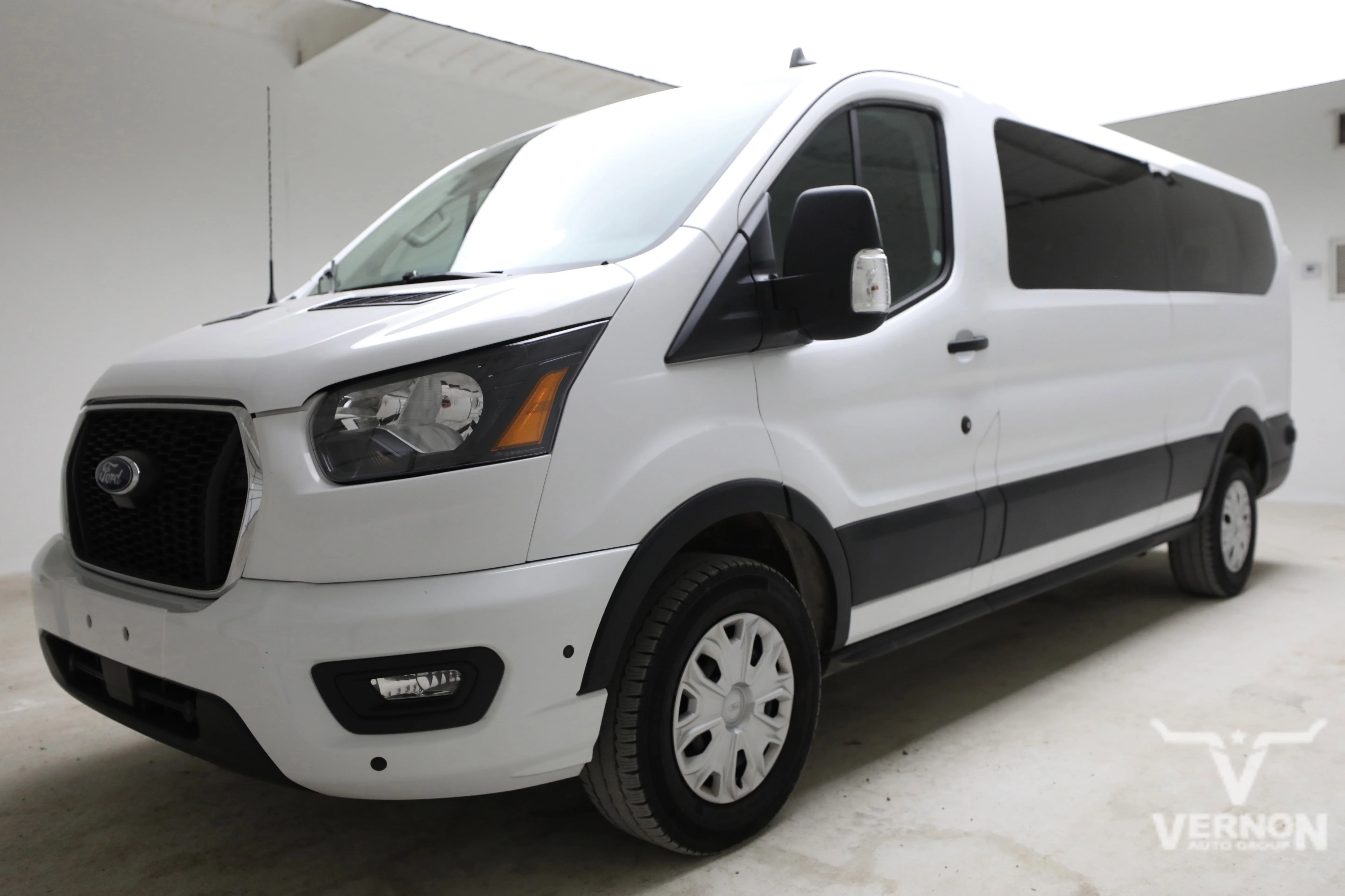 2024 Ford Transit 350 XLT Low Roof Sliding Pass. 148's photo