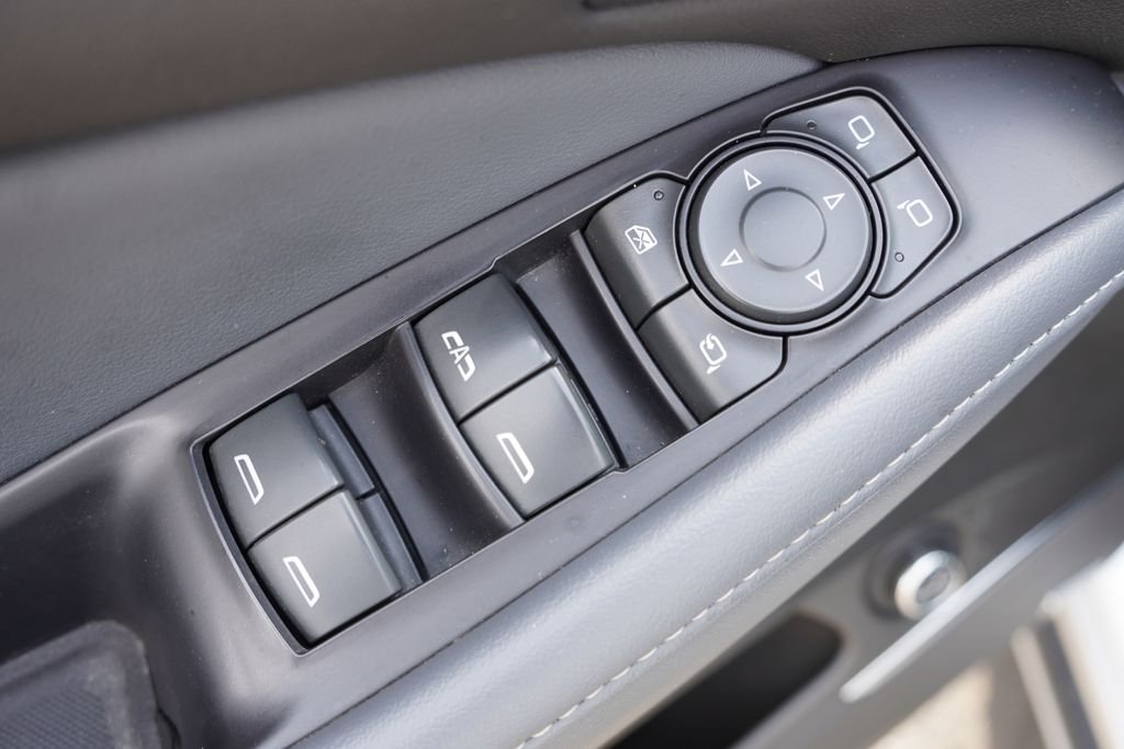 Used 2022 Summit White Buick Premium Group image 25