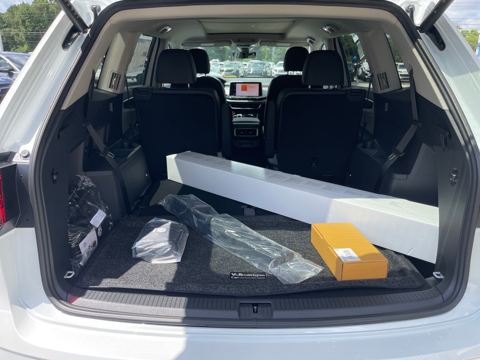 New 2026 Opal White Pearl Volkswagen Peak Edition 4Motion image 15