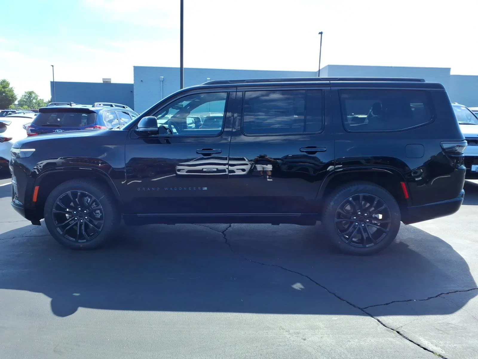 New 2026 High Gloss Black Exterior Paint Jeep Summit Obsidian image 3