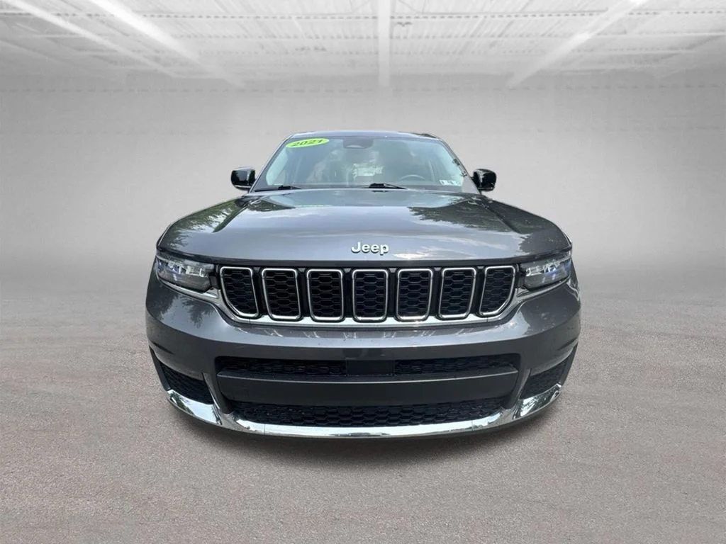 Used 2021 Gray Jeep Limited image 9