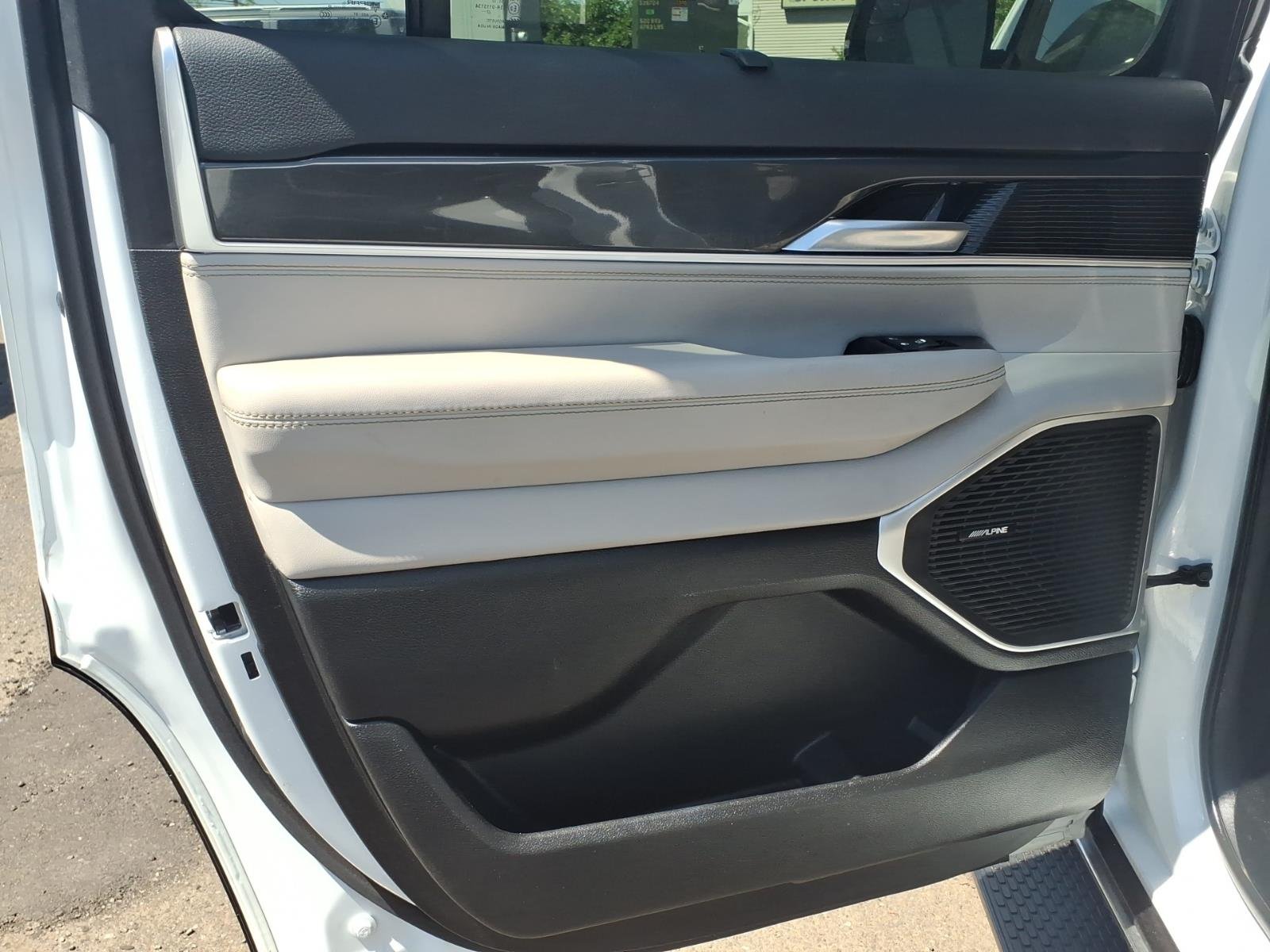 Certified Used 2023 White Jeep Base image 21