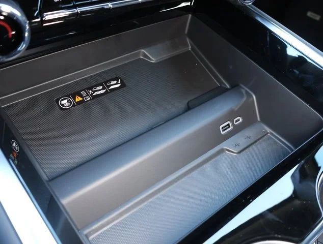 2026 Chevrolet Suburban High Country - Photo 22