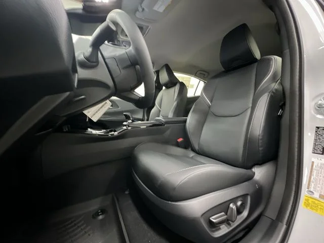New 2026 Wind Chill Pearl <sup>1</sup> Toyota  XLE AWD image 19
