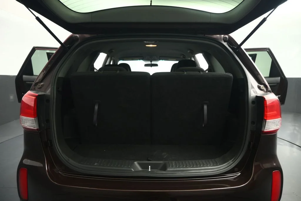 Used 2015 Red Kia LX image 60