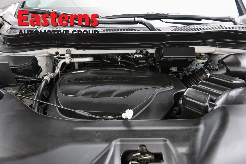Used 2023 White Honda EX-L image 7
