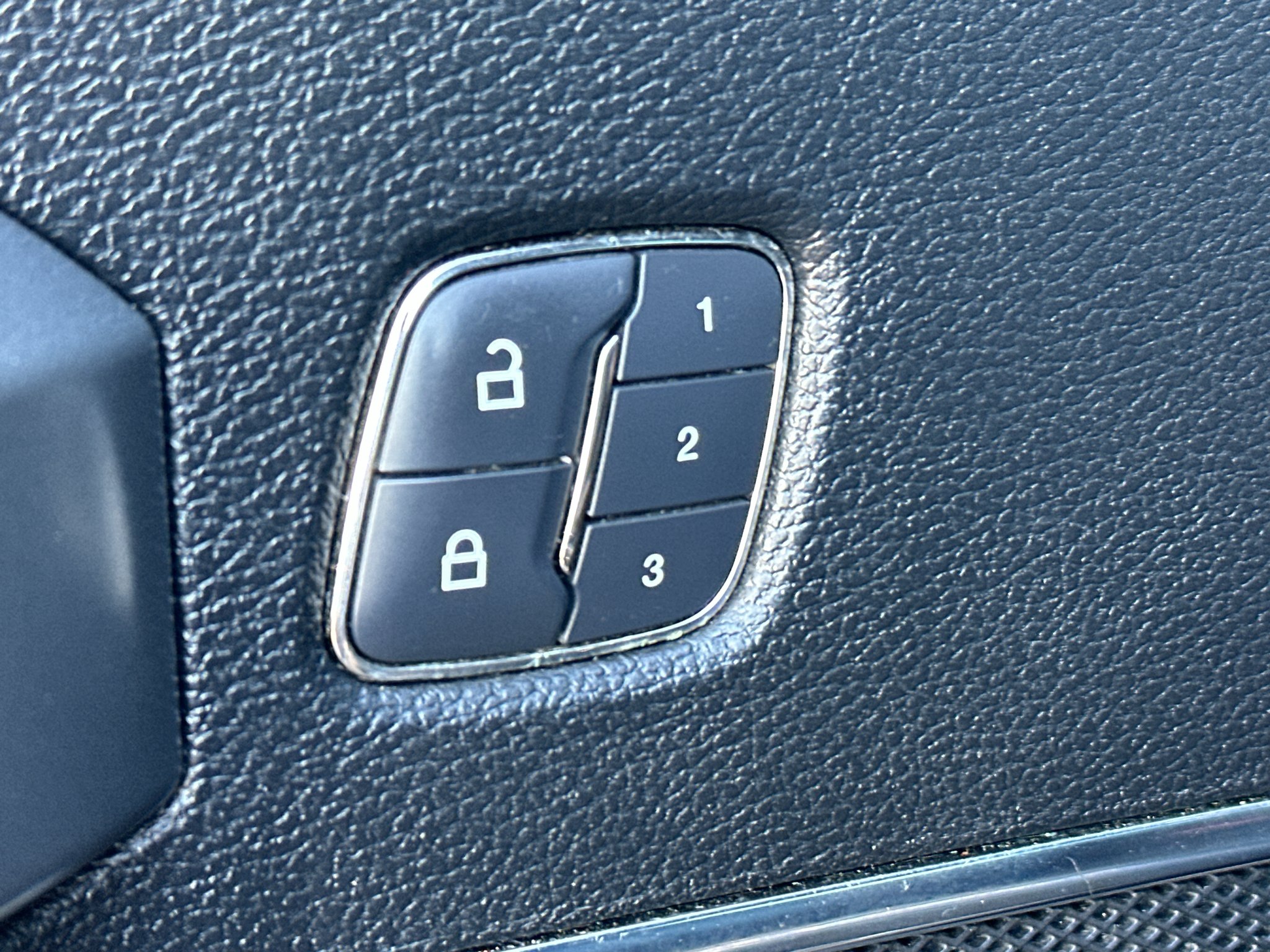 Used 2017 Magnetic Metallic Ford Platinum image 18